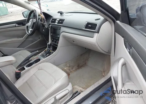 2015 Volkswagen Passat 1.8T Se из США, поврежденный, VIN 1VWBS7A37FC009853